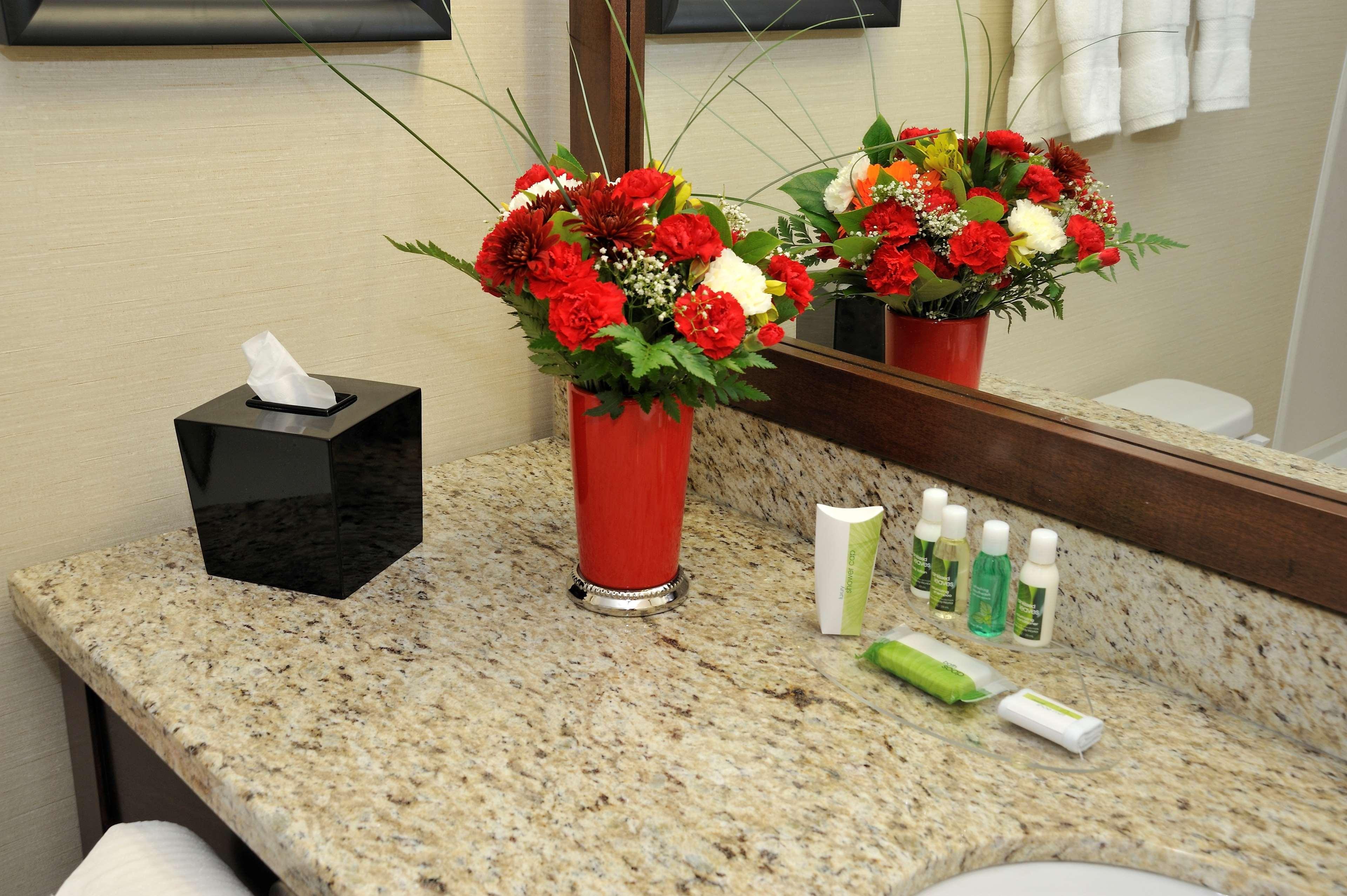 Best Western Premier Denham Inn & Suites Leduc Extérieur photo