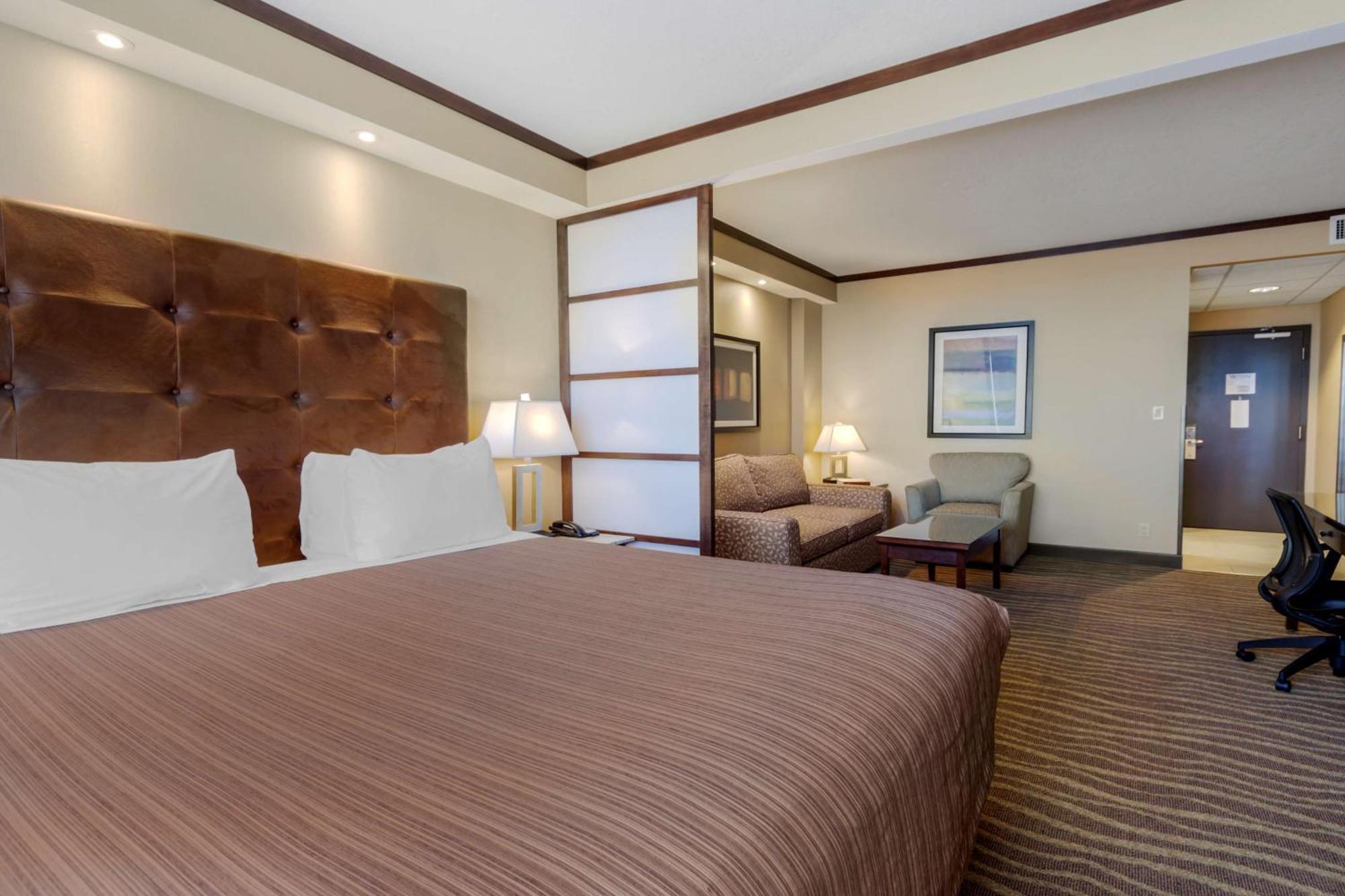 Best Western Premier Denham Inn & Suites Leduc Extérieur photo