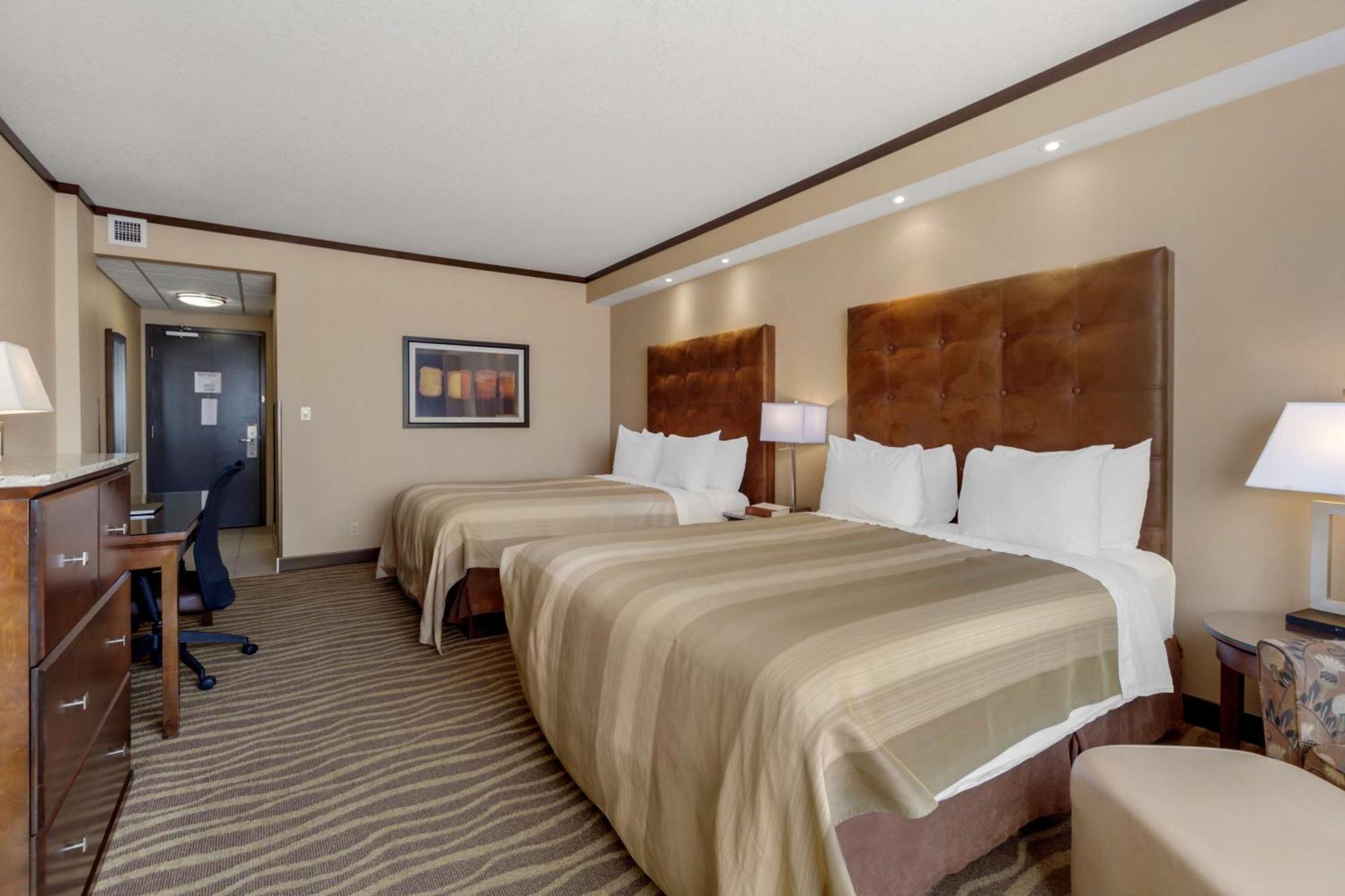 Best Western Premier Denham Inn & Suites Leduc Extérieur photo