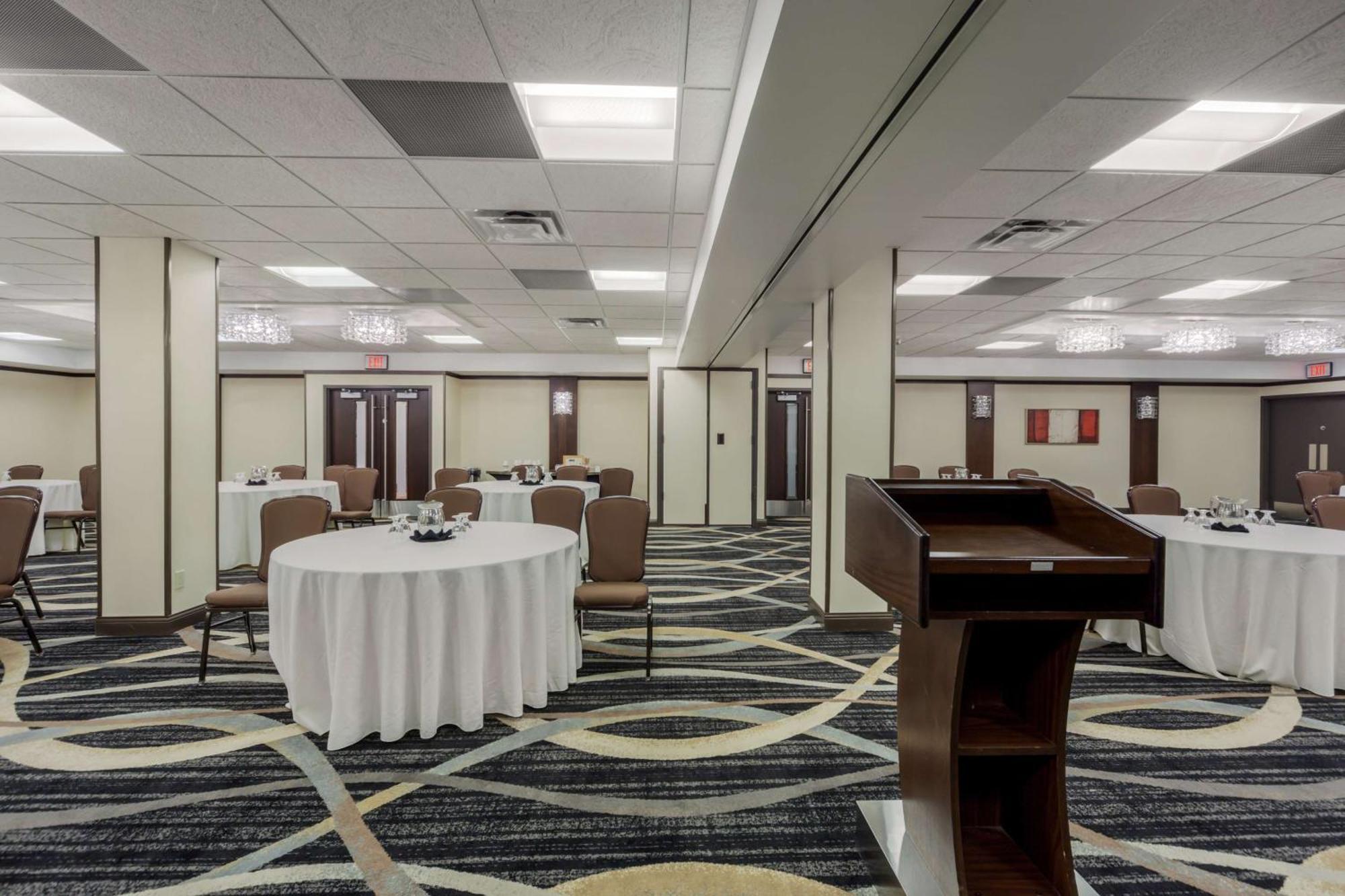 Best Western Premier Denham Inn & Suites Leduc Extérieur photo