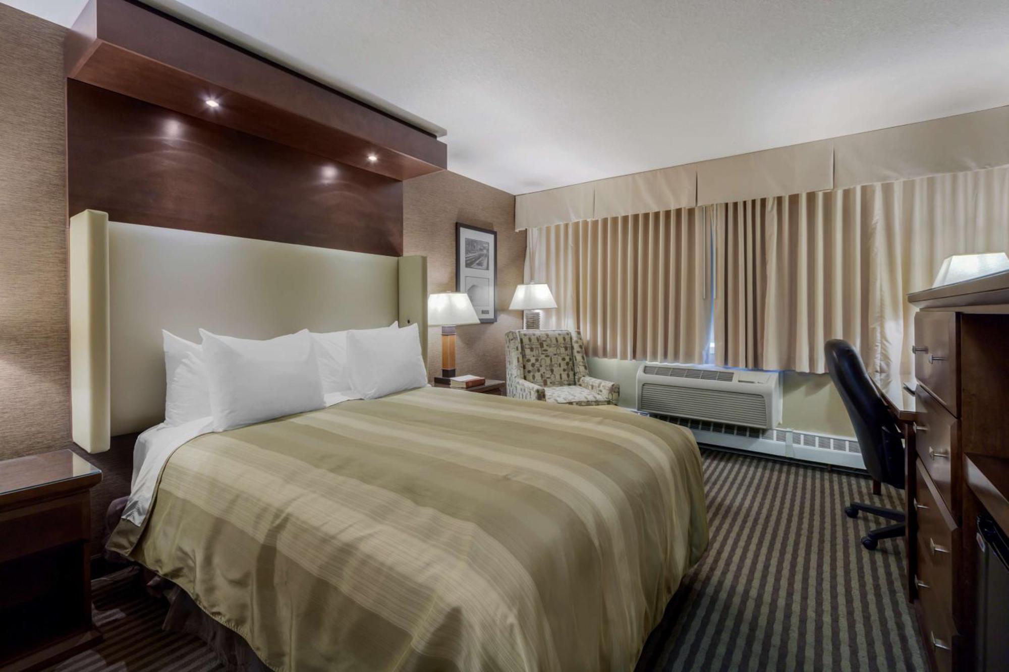 Best Western Premier Denham Inn & Suites Leduc Extérieur photo