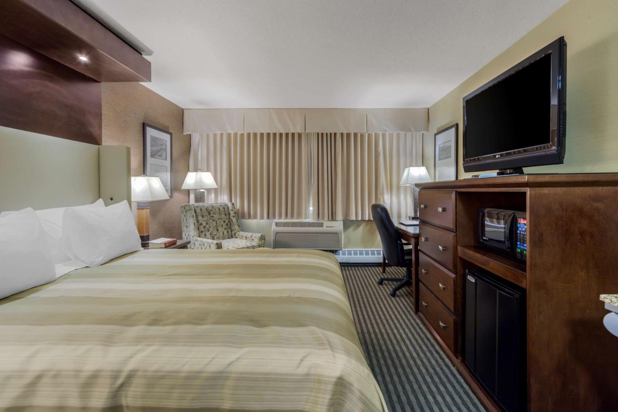 Best Western Premier Denham Inn & Suites Leduc Extérieur photo
