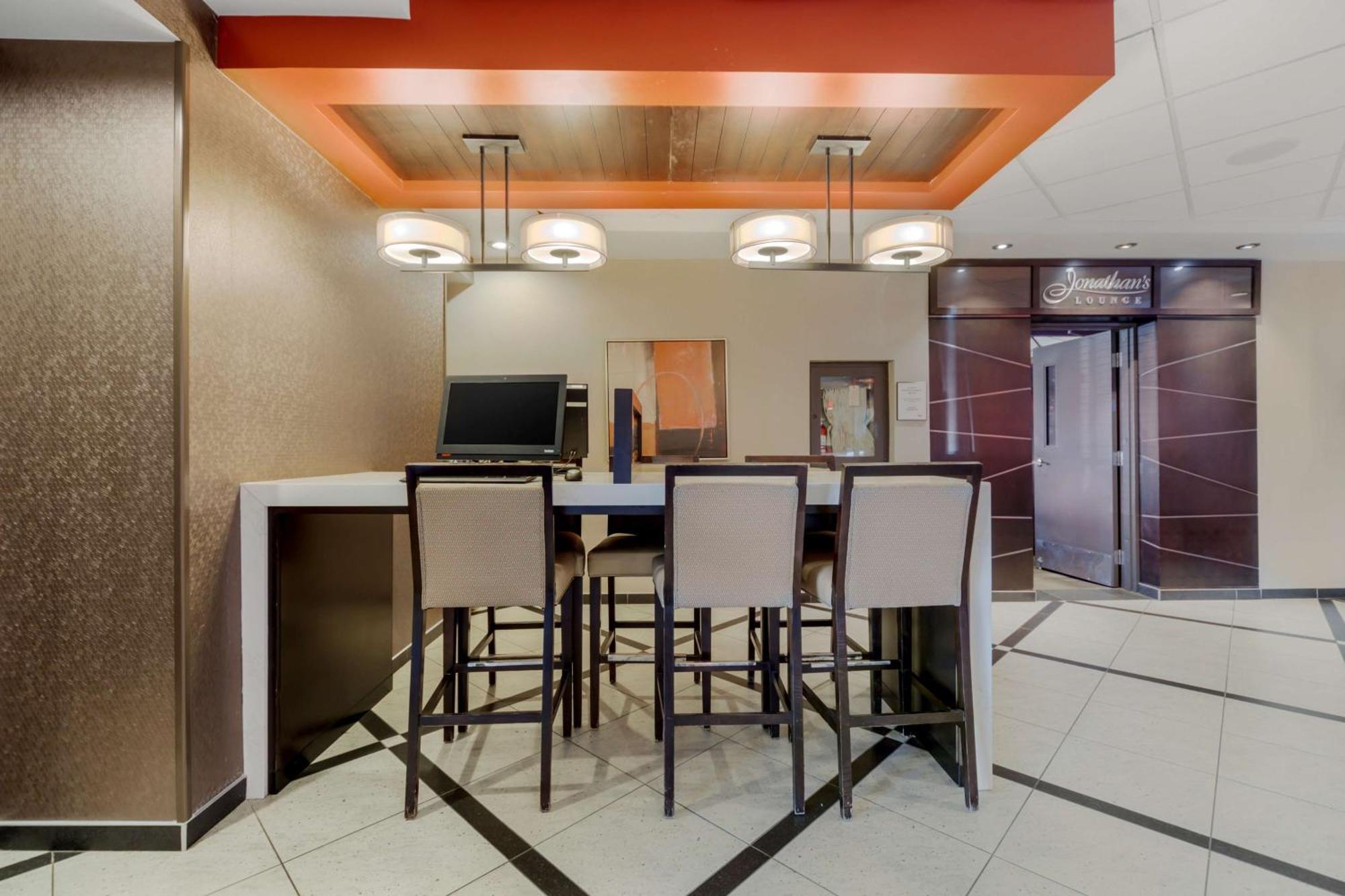 Best Western Premier Denham Inn & Suites Leduc Extérieur photo