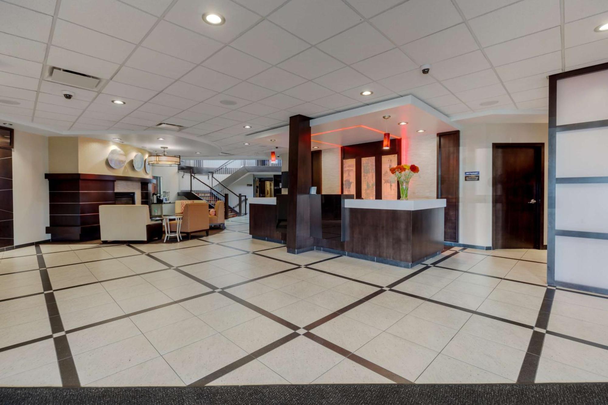 Best Western Premier Denham Inn & Suites Leduc Extérieur photo