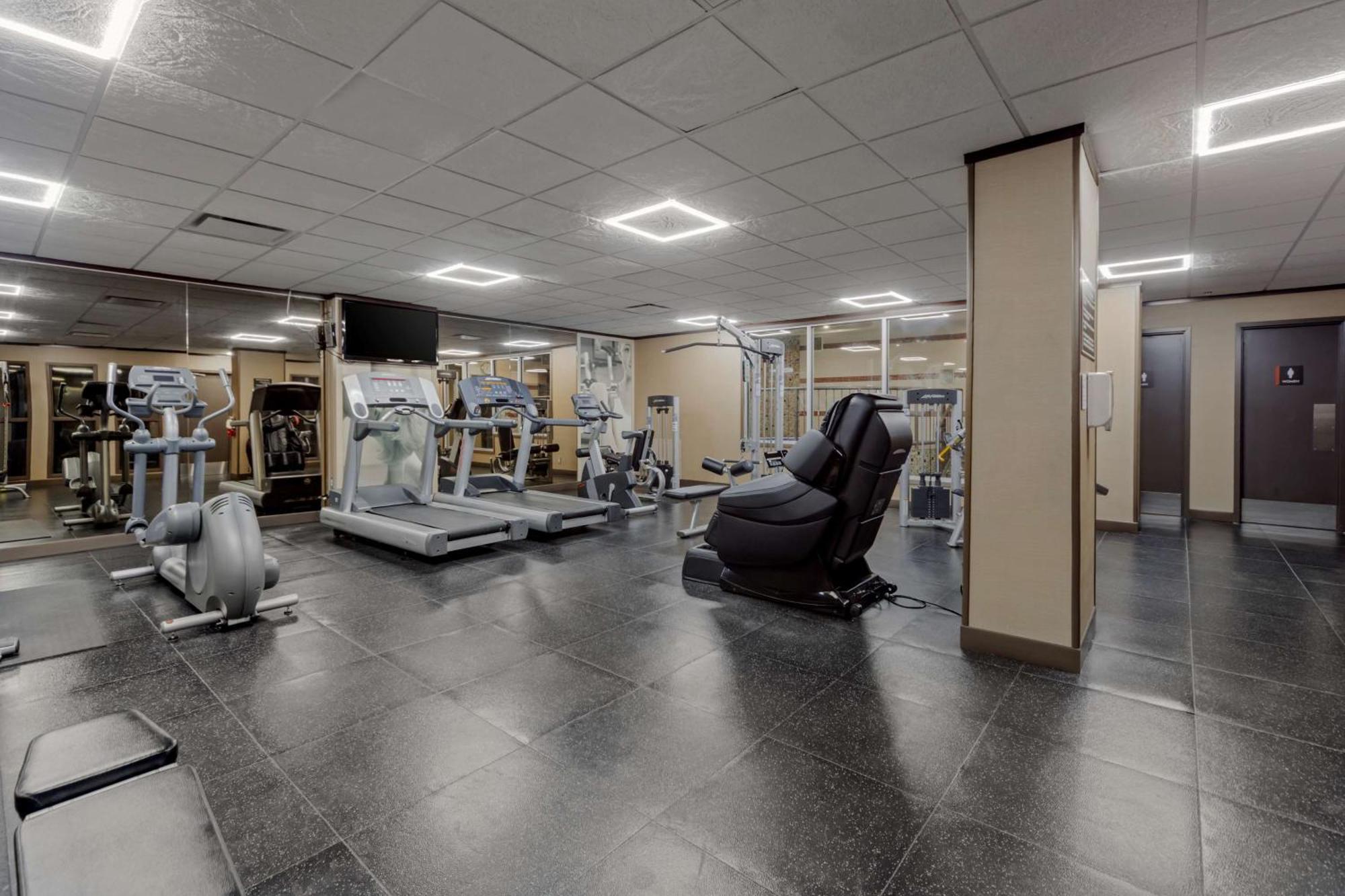 Best Western Premier Denham Inn & Suites Leduc Extérieur photo