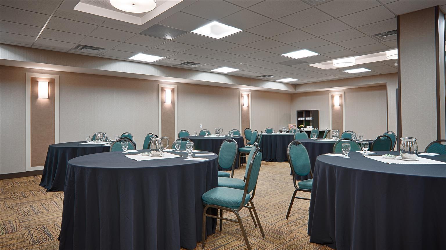 Best Western Premier Denham Inn & Suites Leduc Extérieur photo